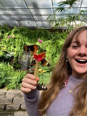 Meet your Posher, Hali